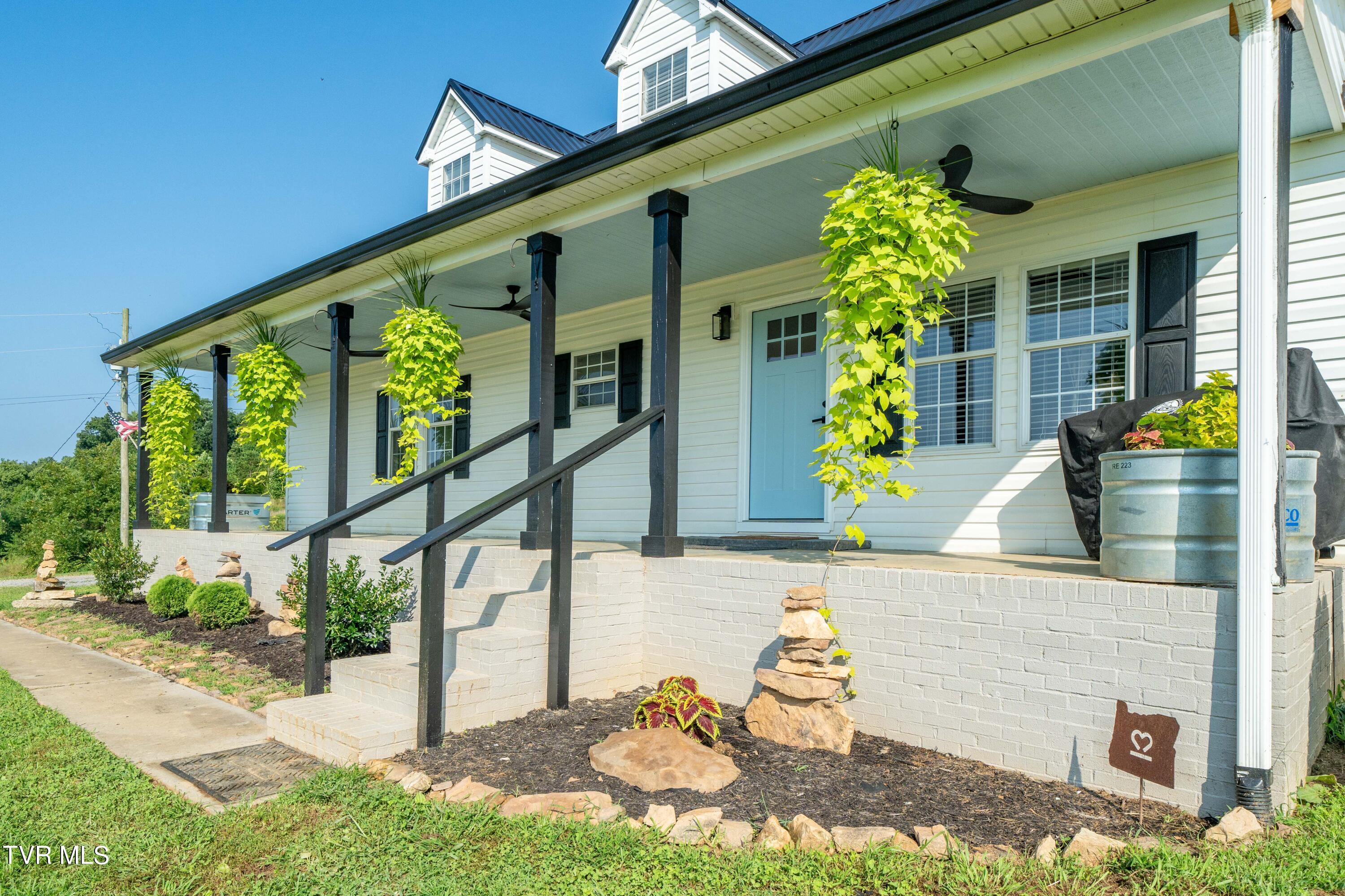 3233 Stanley Valley Road Surgoinsville, TN 37873 - Photo 15 of 104 3233 Stanley Valley Rd (35 of 87)