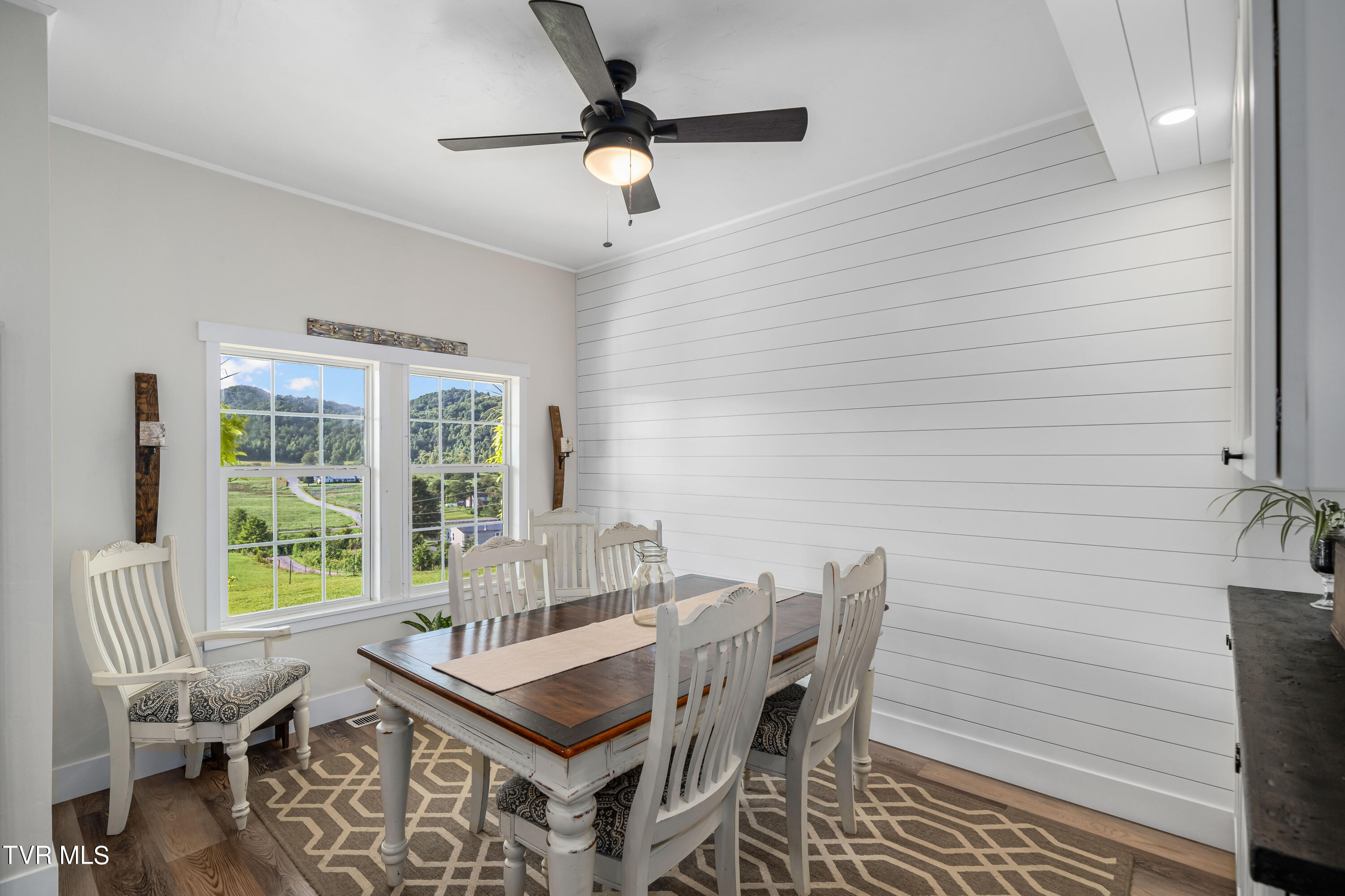 3233 Stanley Valley Road Surgoinsville, TN 37873 - Photo 26 of 104 3233 Stanley Valley Rd (59 of 87)