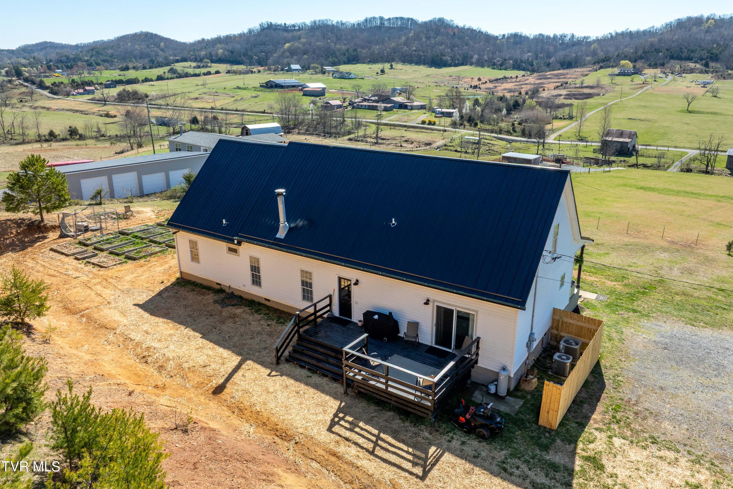 3233 Stanley Valley Road Surgoinsville, TN 37873 - Photo 69 of 104 3223 Stanley Valley Rd-18