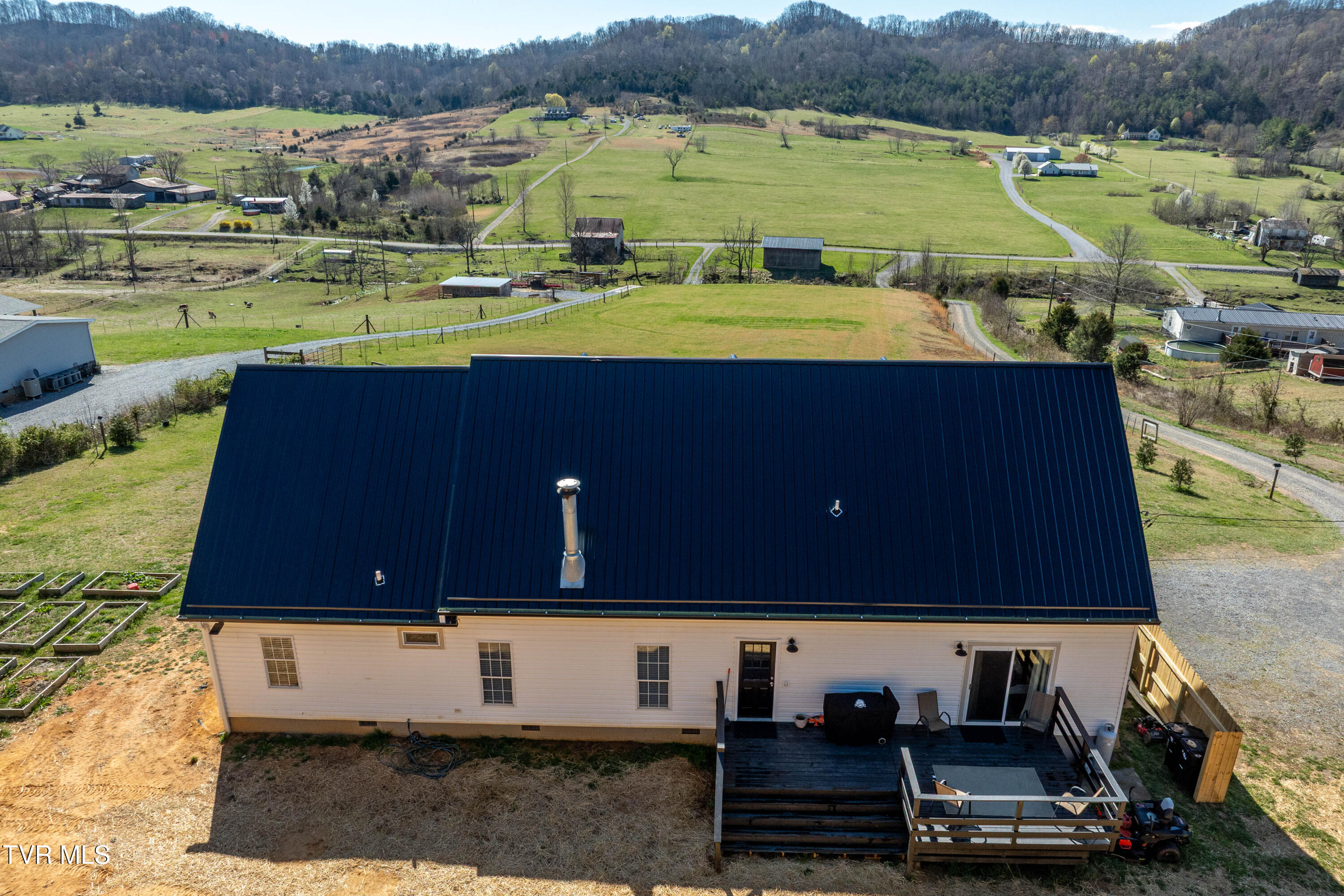 3233 Stanley Valley Road Surgoinsville, TN 37873 - Photo 72 of 104 3223 Stanley Valley Rd-21