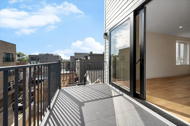 $1,599,900 | 529 North Hartland Court, Chicago, IL 60622