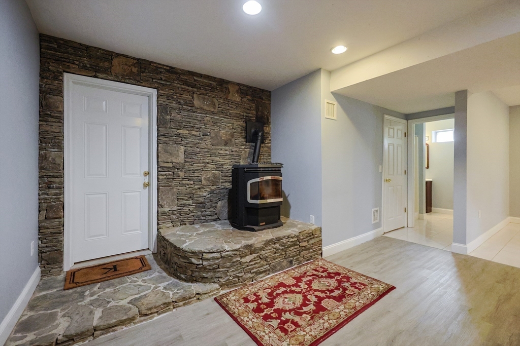 9 Hillside Avenue Milford, MA 01757 - Photo 29 of 39