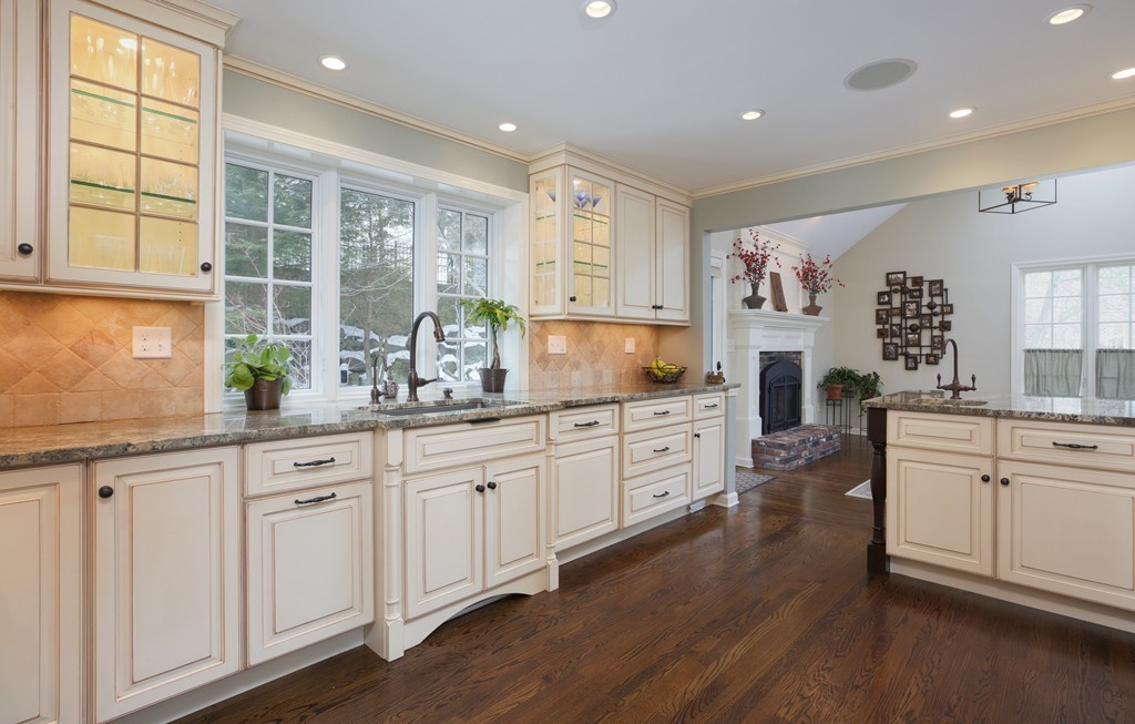 50 Robinhood Road Winchester, MA 01890 - Photo 3 of 24 Gallery Image 3
