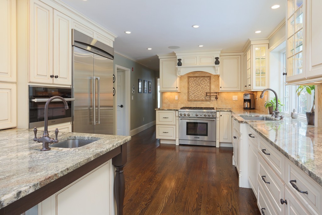 50 Robinhood Road Winchester, MA 01890 - Photo 4 of 24 Gallery Image 4