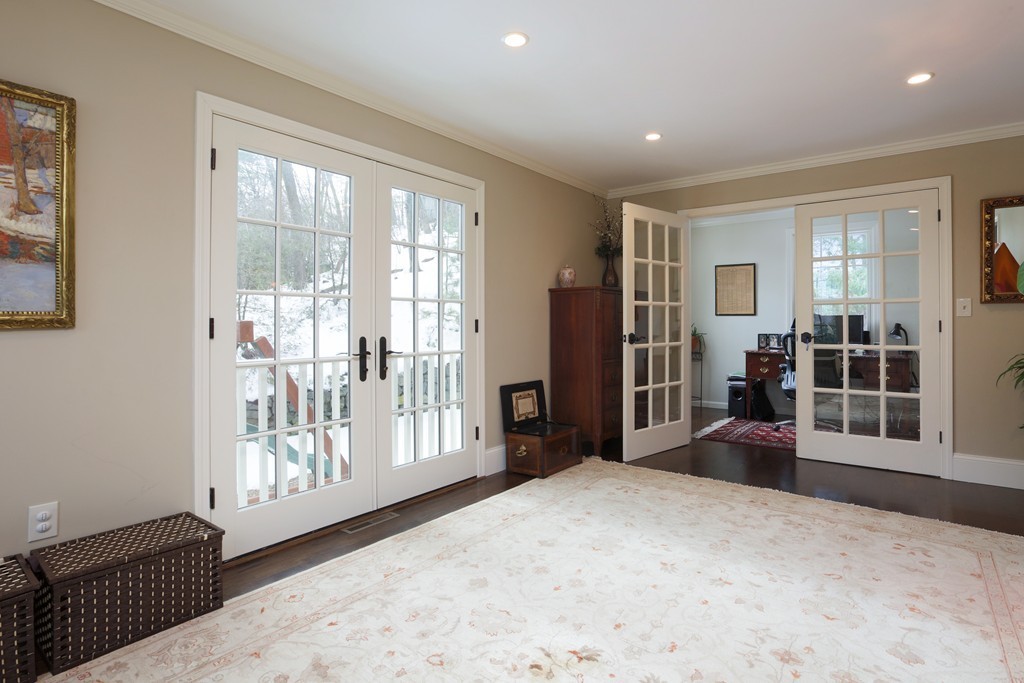 50 Robinhood Road Winchester, MA 01890 - Photo 9 of 24 Gallery Image 9
