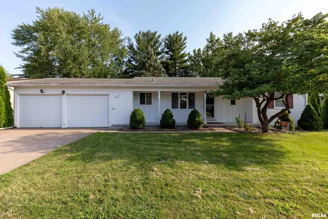 $2,450 | 4304 36th Avenue, Moline, IL 61265