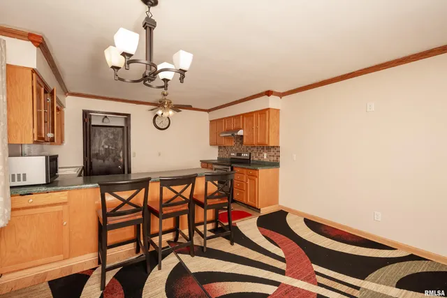 $2,450 | 4304 36th Avenue, Moline, IL 61265