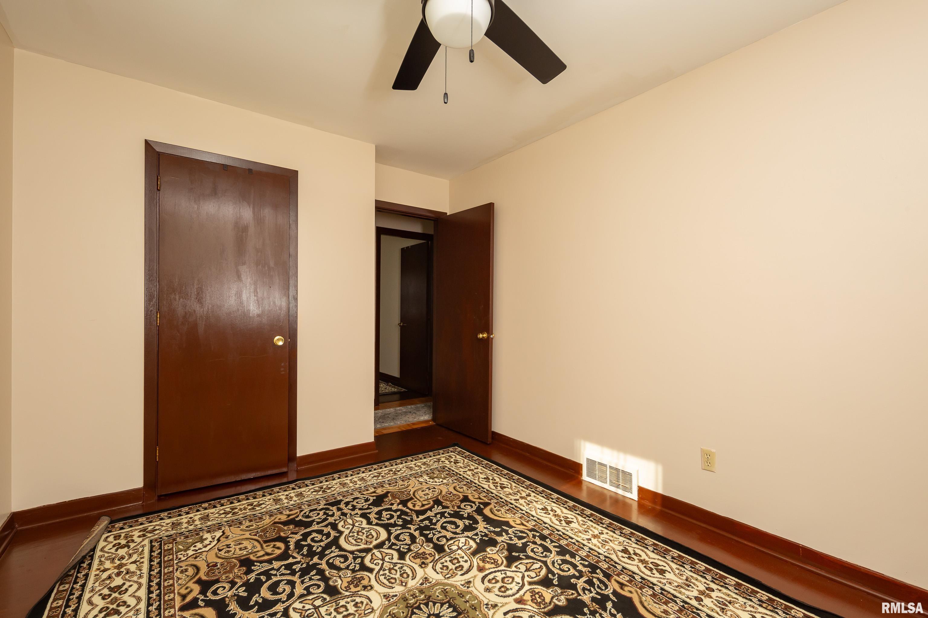 4304 36th Avenue Moline, IL 61265 - Photo 18 of 35