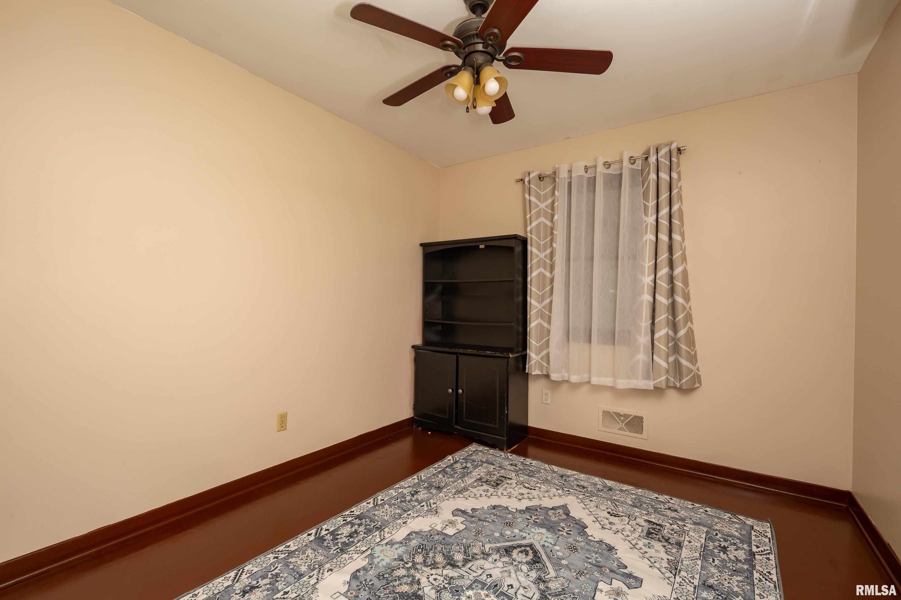 4304 36th Avenue Moline, IL 61265 - Photo 19 of 35