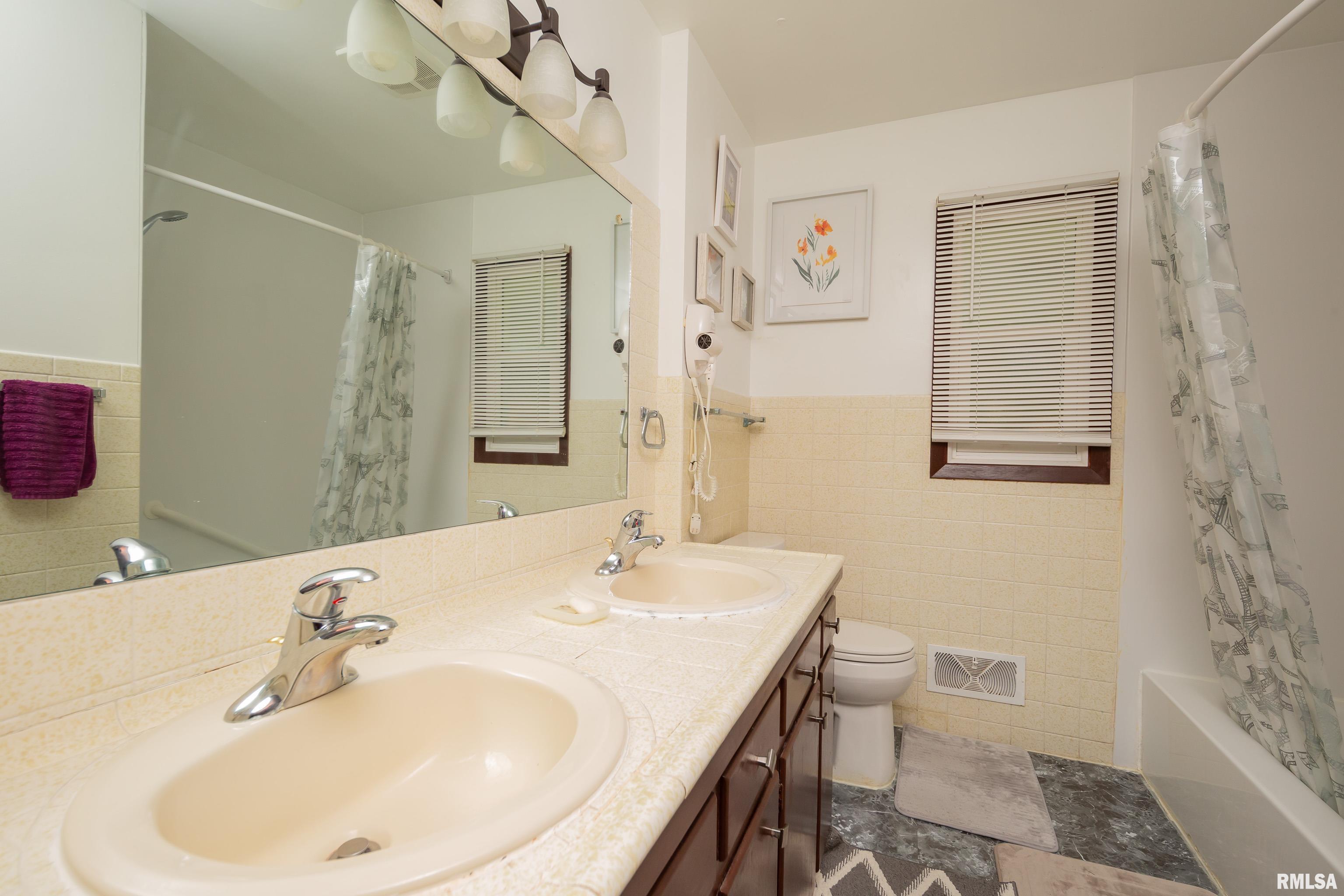 4304 36th Avenue Moline, IL 61265 - Photo 21 of 35