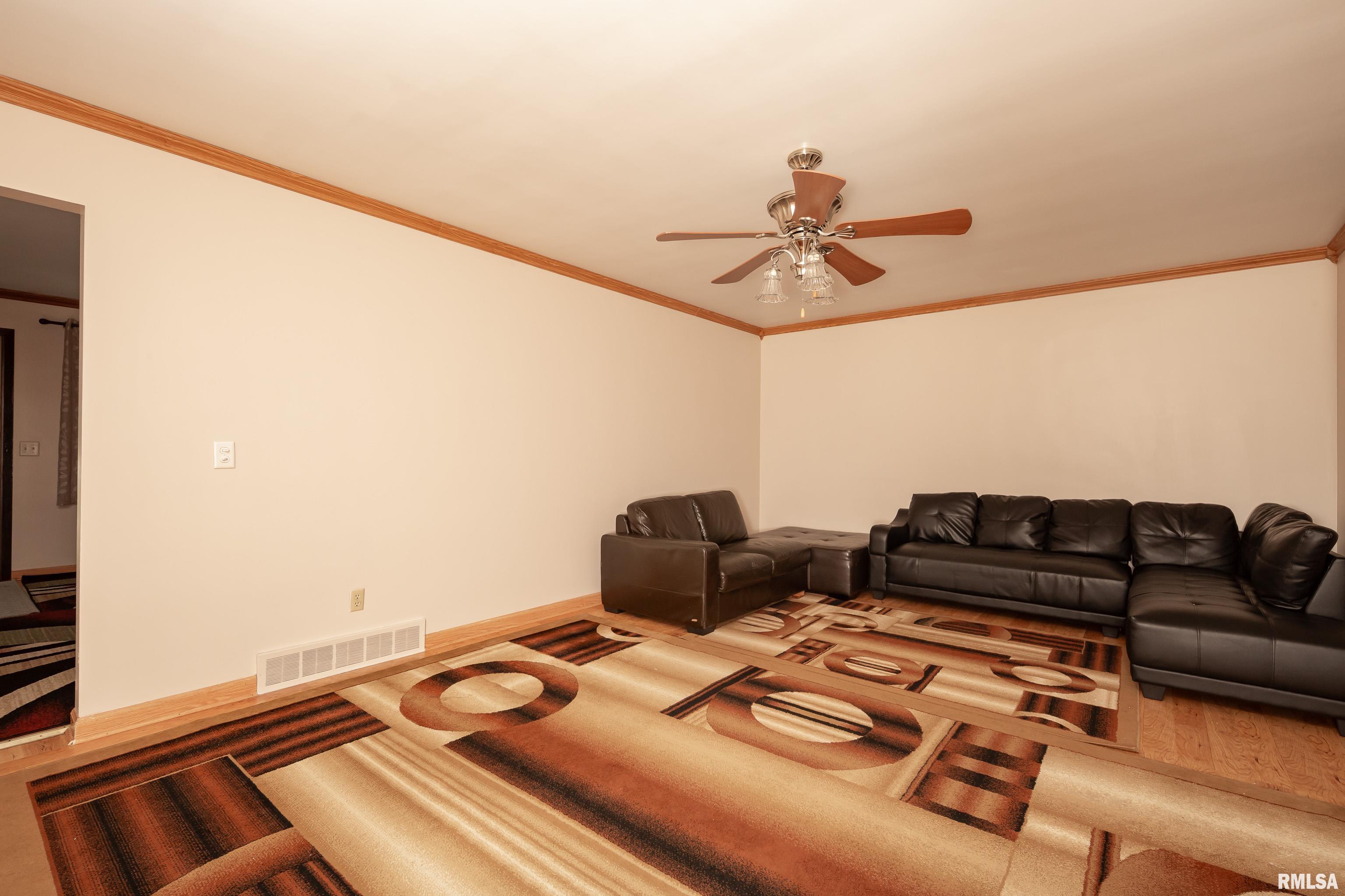 4304 36th Avenue Moline, IL 61265 - Photo 23 of 35