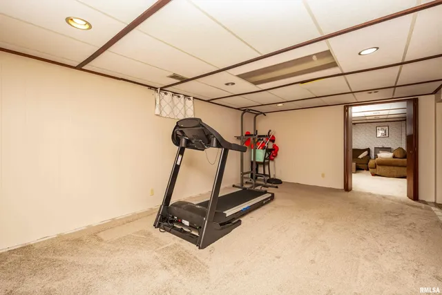 $2,450 | 4304 36th Avenue, Moline, IL 61265