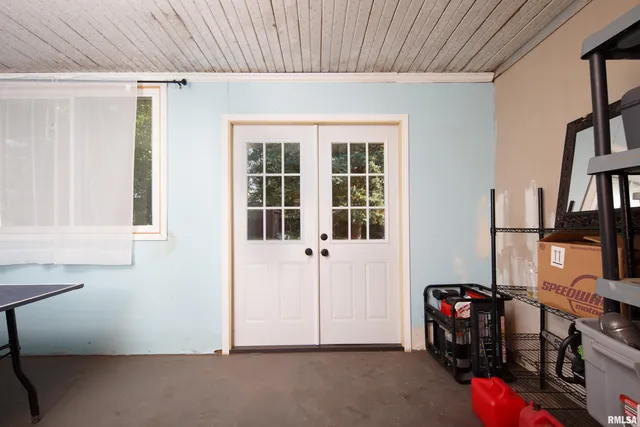 $2,450 | 4304 36th Avenue, Moline, IL 61265