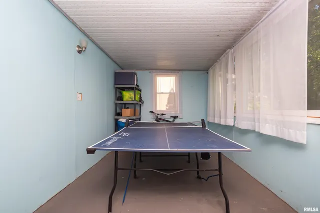 $2,450 | 4304 36th Avenue, Moline, IL 61265