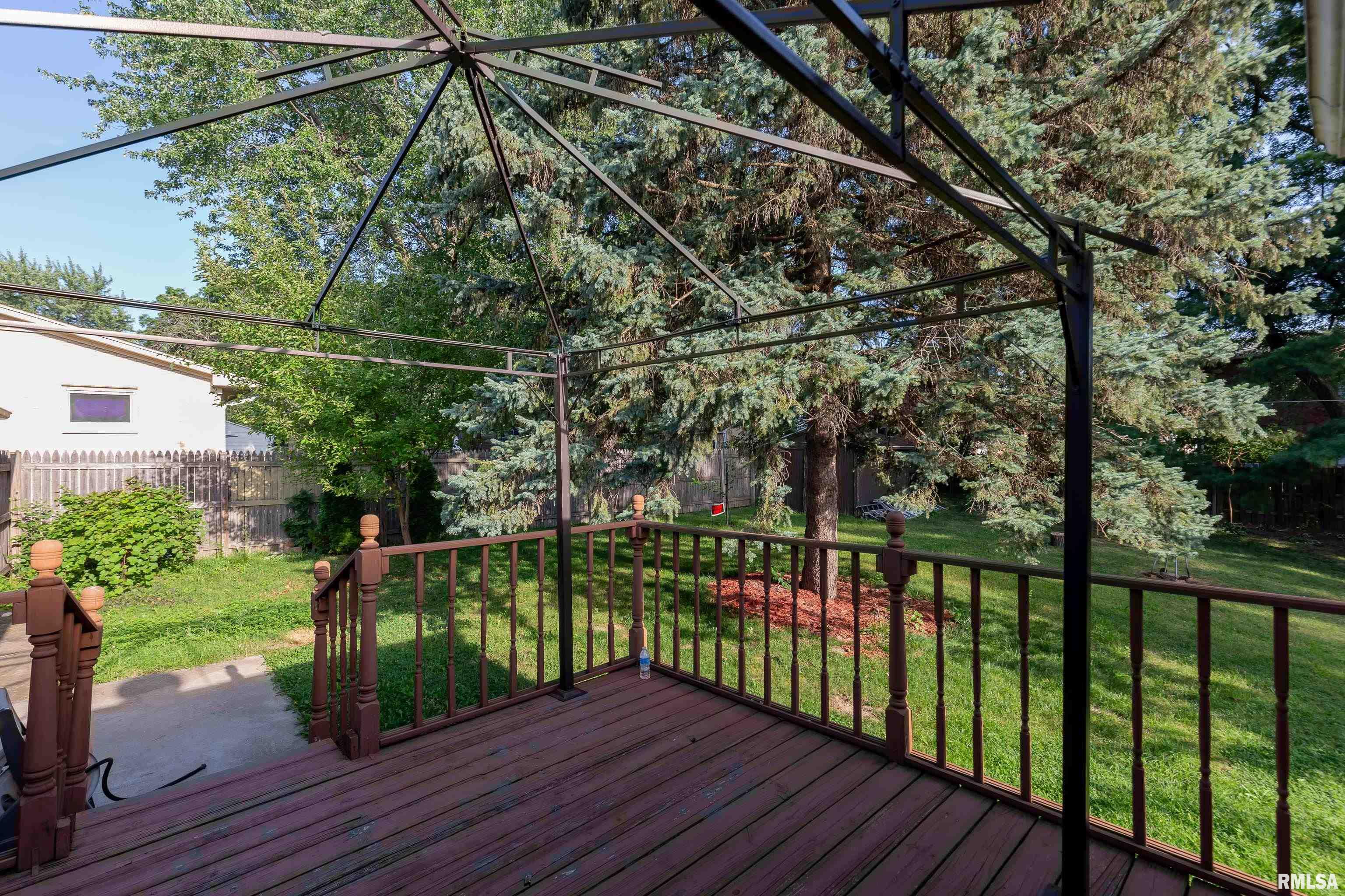 4304 36th Avenue Moline, IL 61265 - Photo 4 of 35