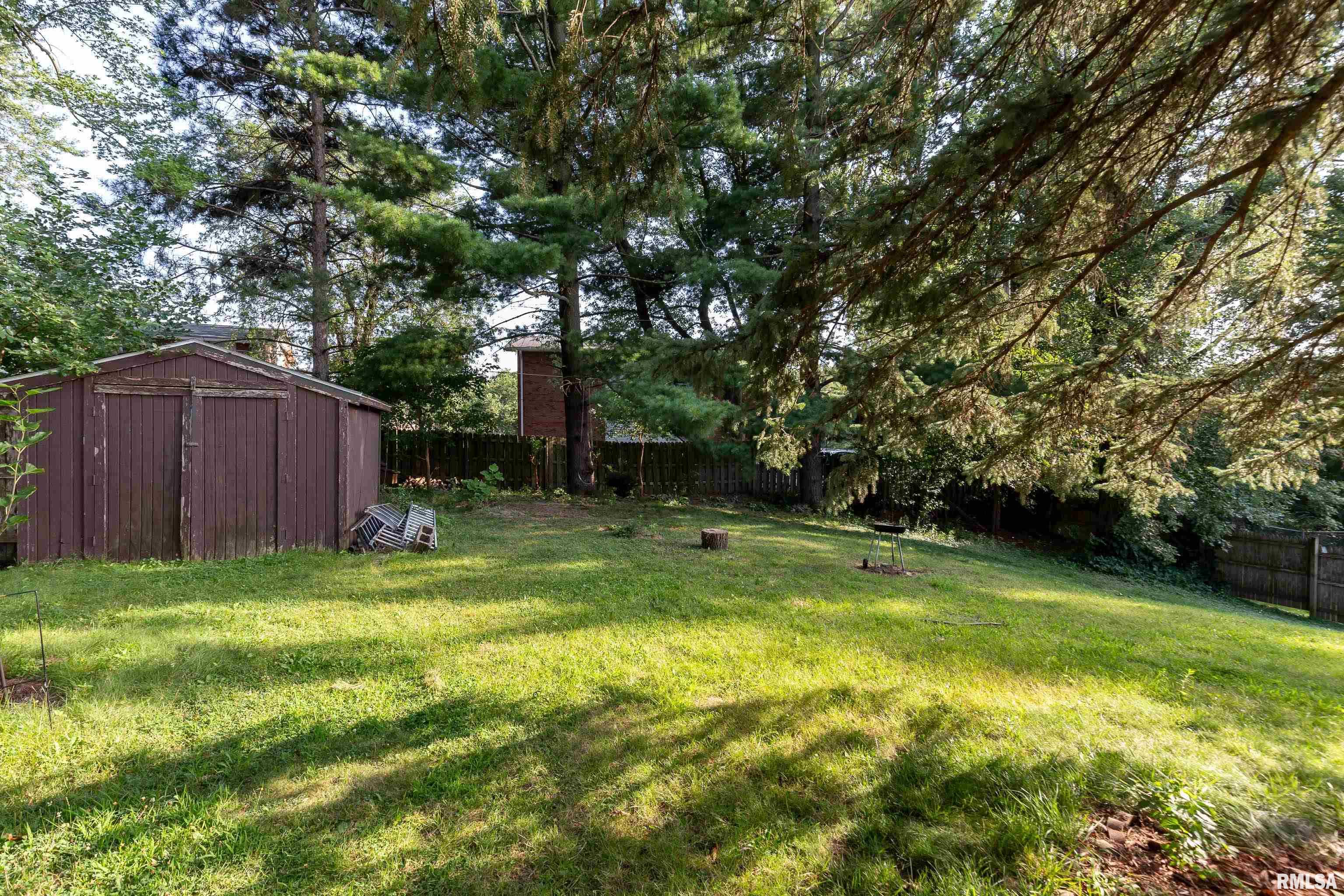 4304 36th Avenue Moline, IL 61265 - Photo 6 of 35