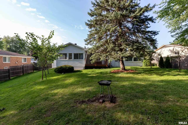 $2,450 | 4304 36th Avenue, Moline, IL 61265