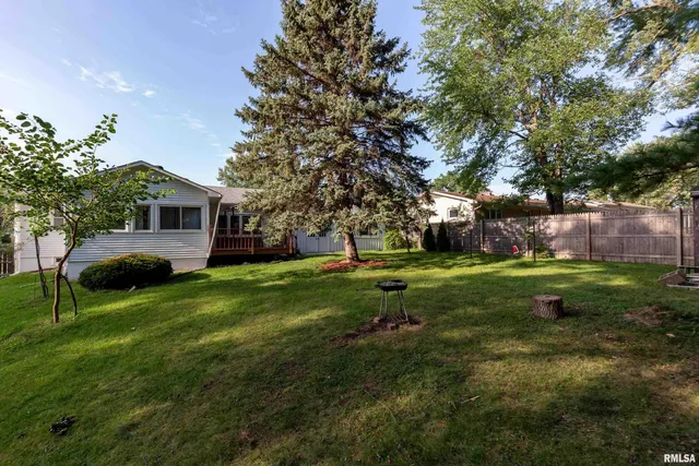 $2,450 | 4304 36th Avenue, Moline, IL 61265