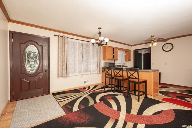 $2,450 | 4304 36th Avenue, Moline, IL 61265