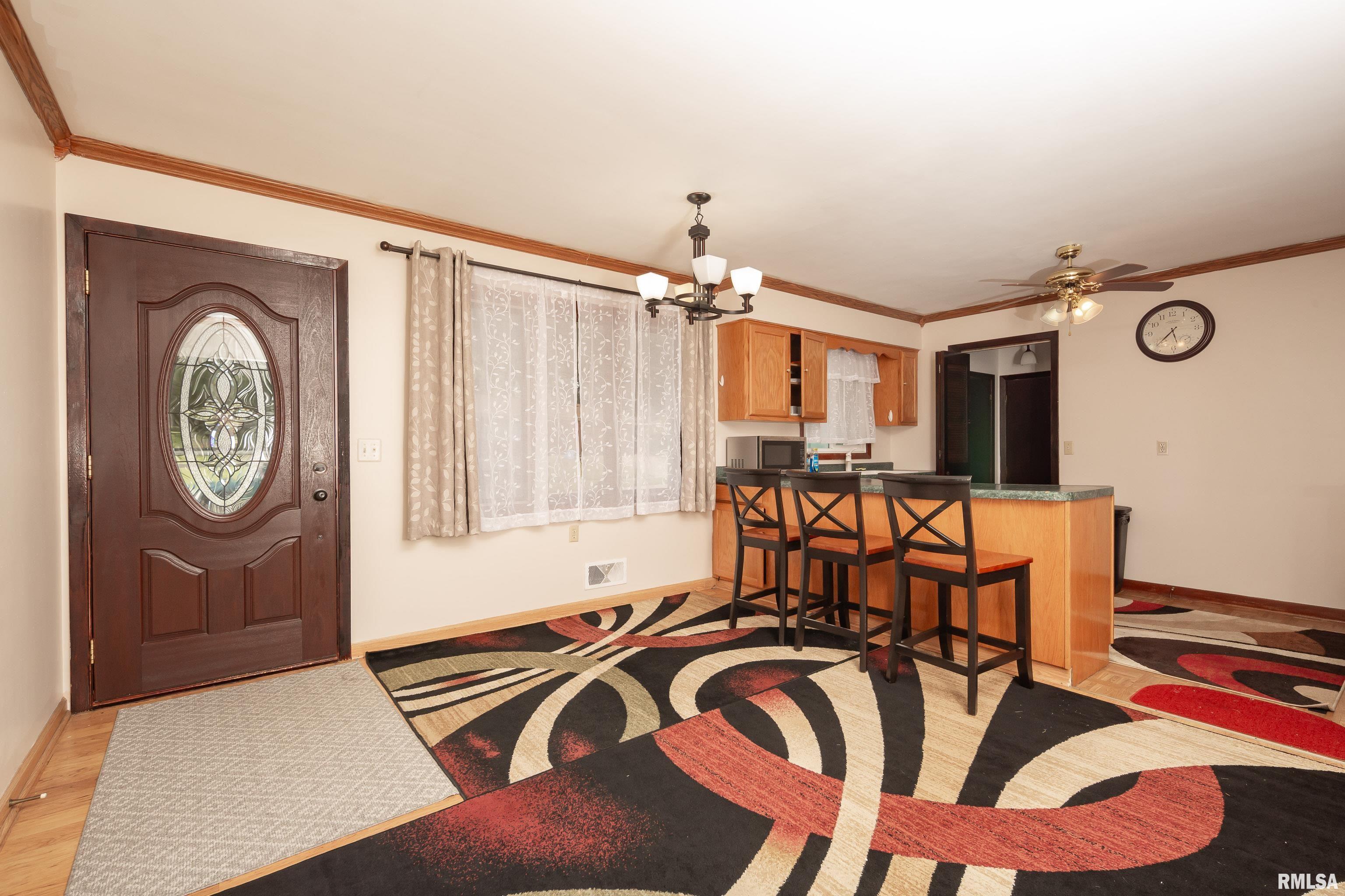 4304 36th Avenue Moline, IL 61265 - Photo 10 of 35