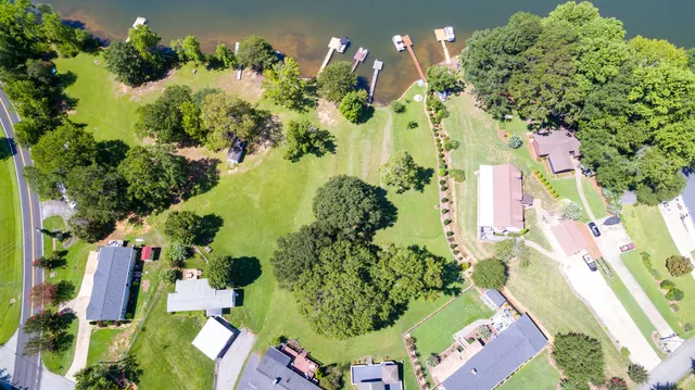 $660,000 | 423 Coggins Shore, Inman, SC 29349