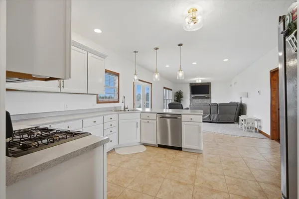 $405,000 | 1101 North Pine Street, El Paso, IL 61738