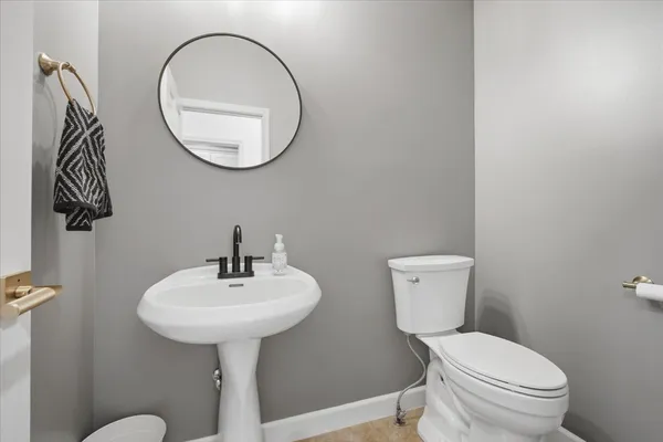 $405,000 | 1101 North Pine Street, El Paso, IL 61738