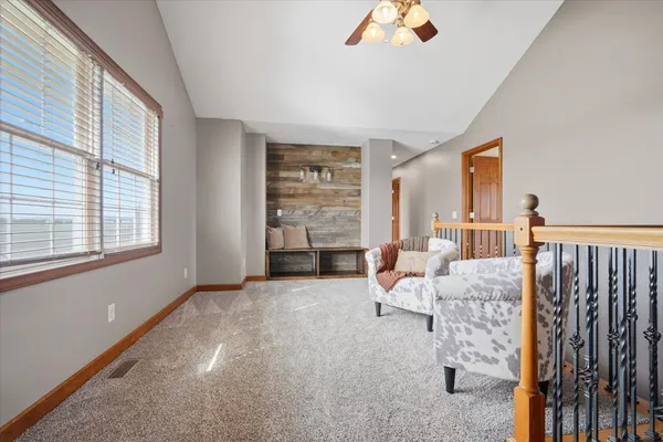 $405,000 | 1101 North Pine Street, El Paso, IL 61738