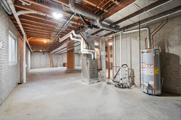 $405,000 | 1101 North Pine Street, El Paso, IL 61738