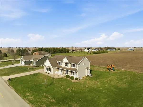 $405,000 | 1101 North Pine Street, El Paso, IL 61738