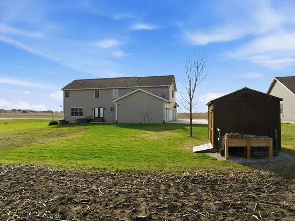 $405,000 | 1101 North Pine Street, El Paso, IL 61738