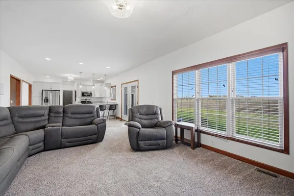 $405,000 | 1101 North Pine Street, El Paso, IL 61738