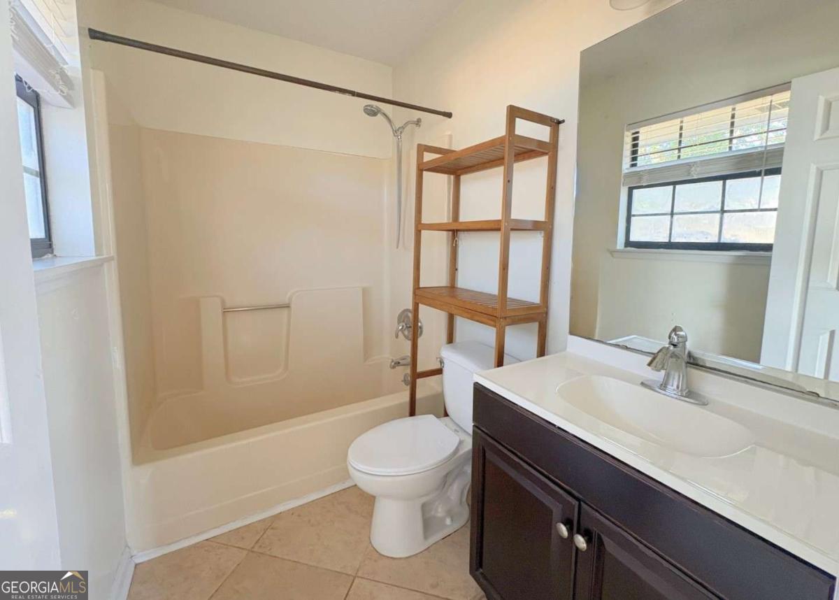 238 Merriwood Circle Kingsland, GA 31548 - Photo 34 of 49 Primary/Master Suite