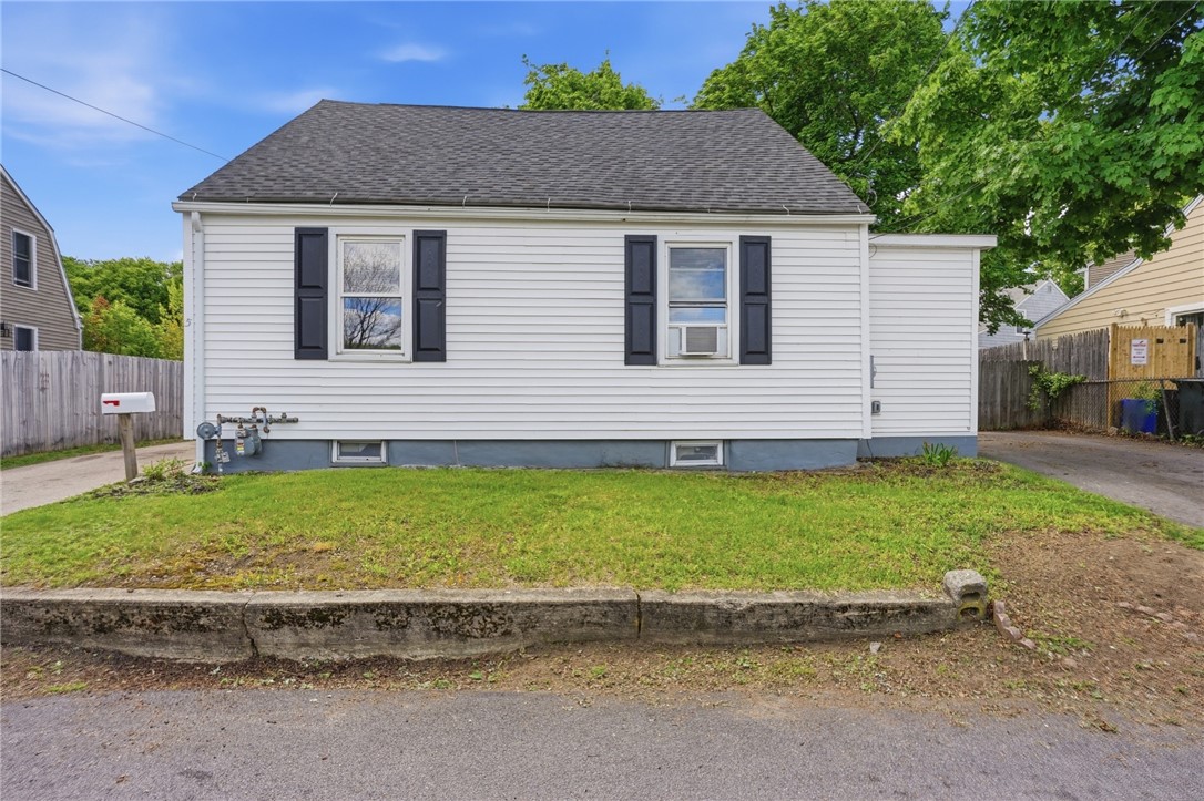 5 Maple Avenue Smithfield, RI 02917 - Photo 31 of 33