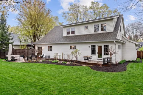 $2,250,000 | 225 Broadway Avenue North, Wayzata, MN 55391