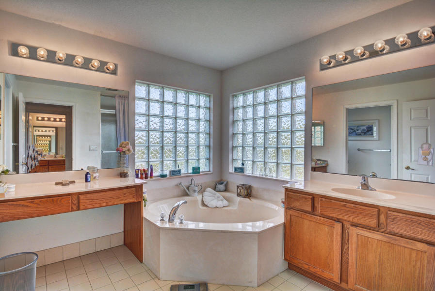 1006 Center Stone Lane Riviera Beach, FL 33404 - Photo 18 of 28 18