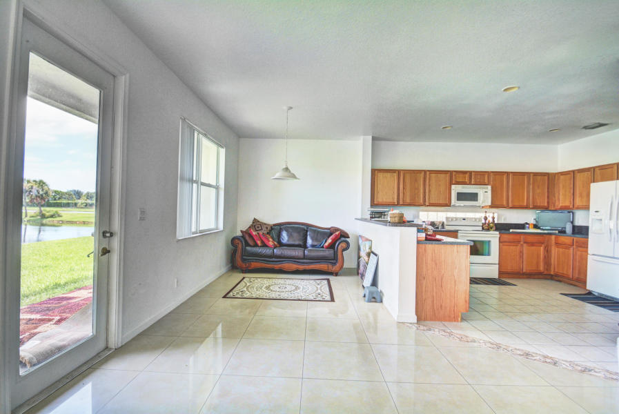 1006 Center Stone Lane Riviera Beach, FL 33404 - Photo 9 of 28 9