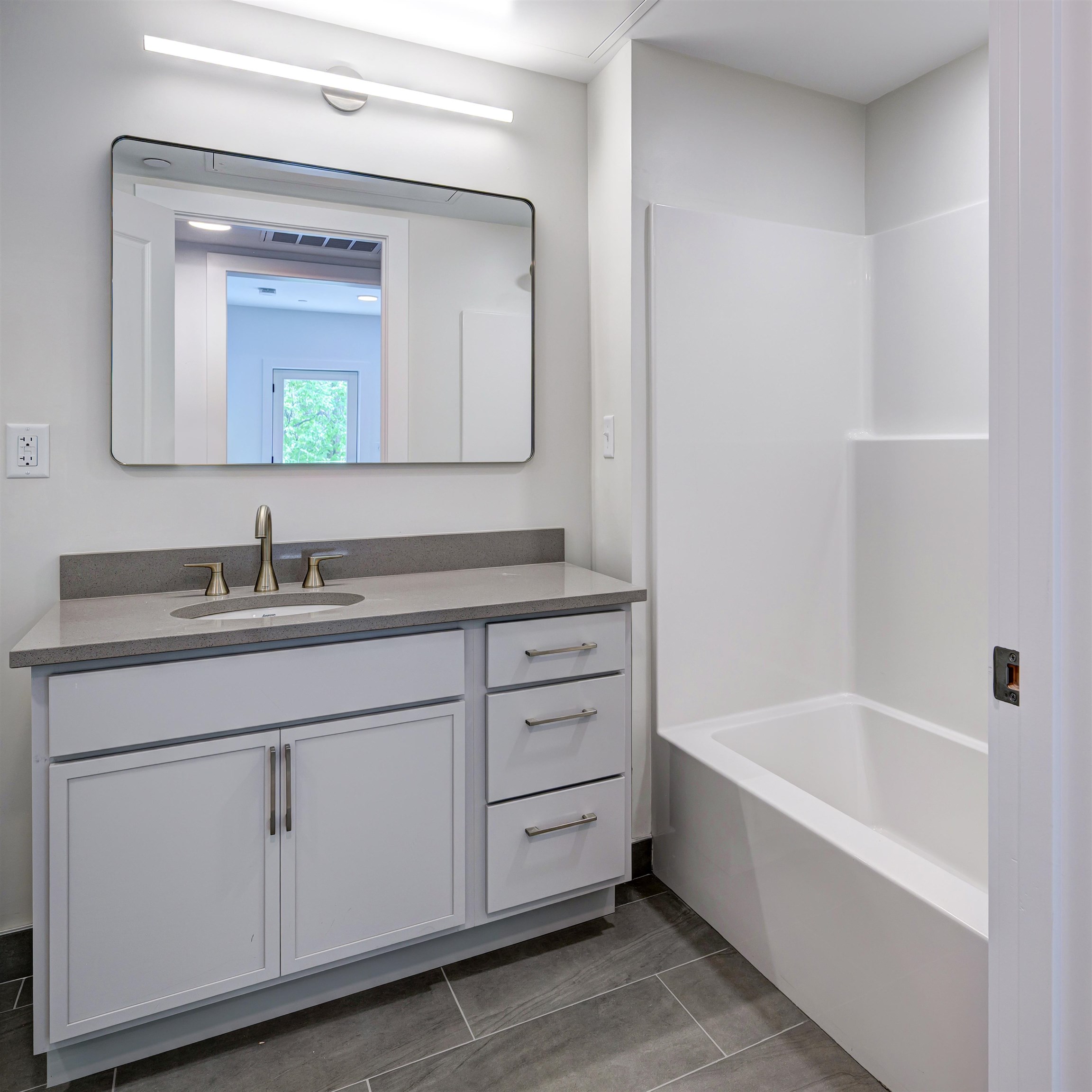 2059 Lafayette Road, Unit 203 Portsmouth, NH 03801 - Photo 24 of 26