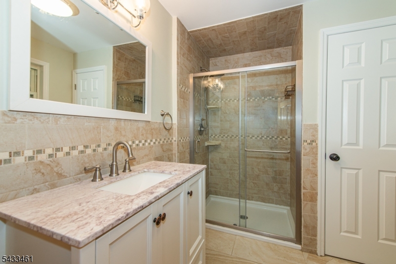 77 Rockwood Road Florham Park, NJ 07932 - Photo 37 of 47