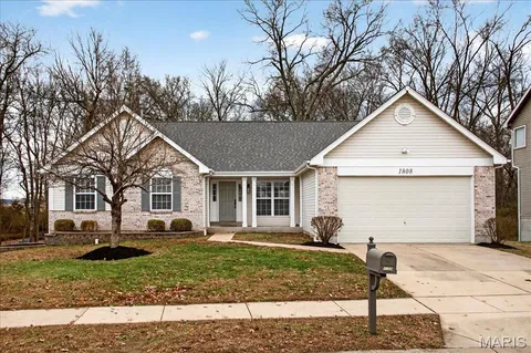 $425,000 | 1808 Westlake Court, Pacific, MO 63069