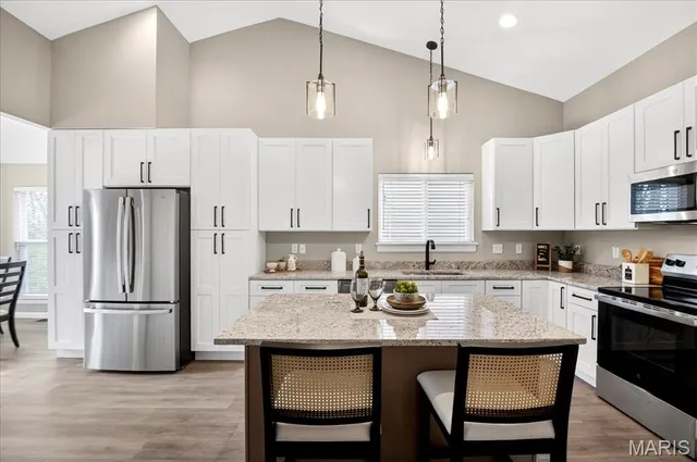 $425,000 | 1808 Westlake Court, Pacific, MO 63069