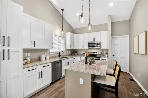 $425,000 | 1808 Westlake Court, Pacific, MO 63069