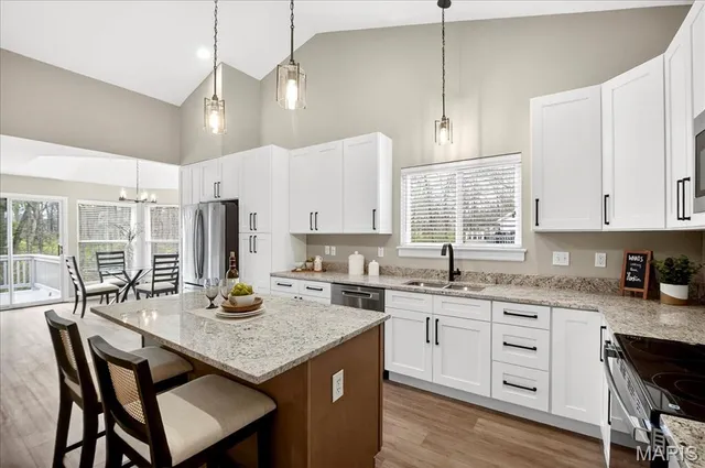 $425,000 | 1808 Westlake Court, Pacific, MO 63069