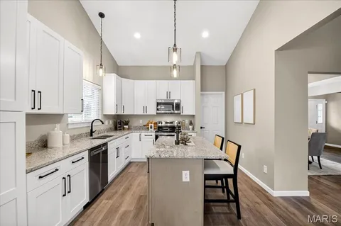 $425,000 | 1808 Westlake Court, Pacific, MO 63069