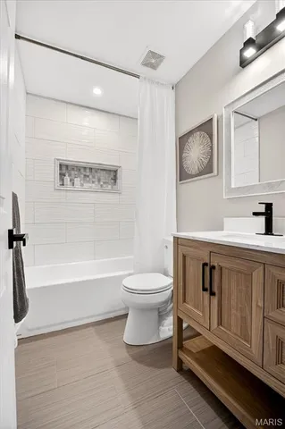 $425,000 | 1808 Westlake Court, Pacific, MO 63069