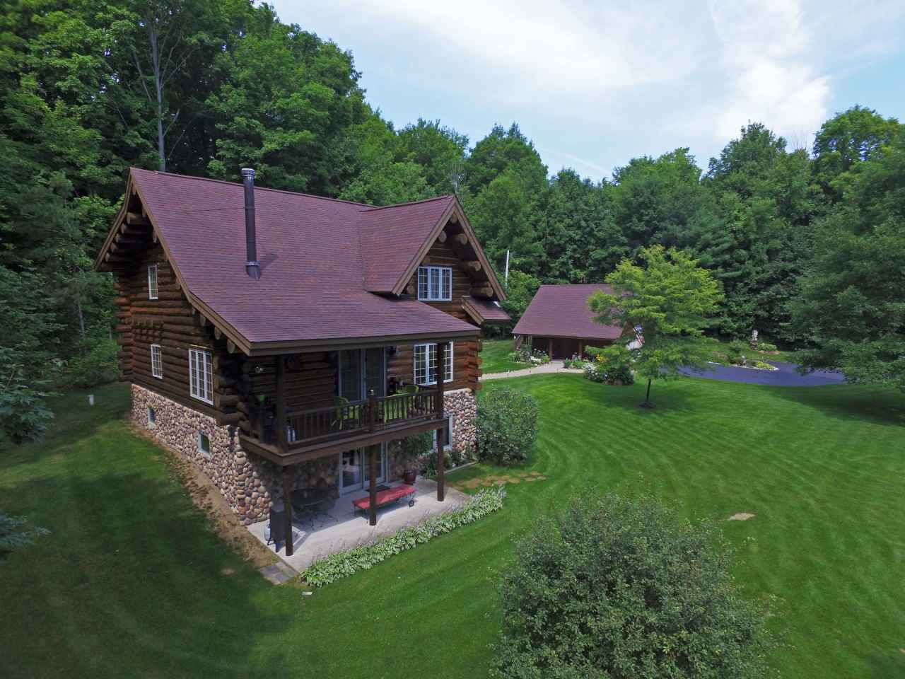 13669 Bluff Road Traverse City, MI 49686 - Photo 2 of 40 1879368-1.JPG