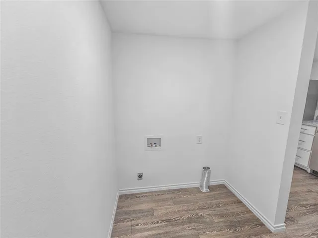 $1,300 | 106 Silveroaks Street, Gun Barrel City, TX 75156