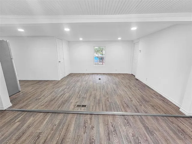 $1,300 | 106 Silveroaks Street, Gun Barrel City, TX 75156