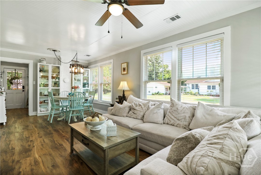 702 Lexington Avenue Rincon, GA 31326 - Photo 7 of 28 Living Room