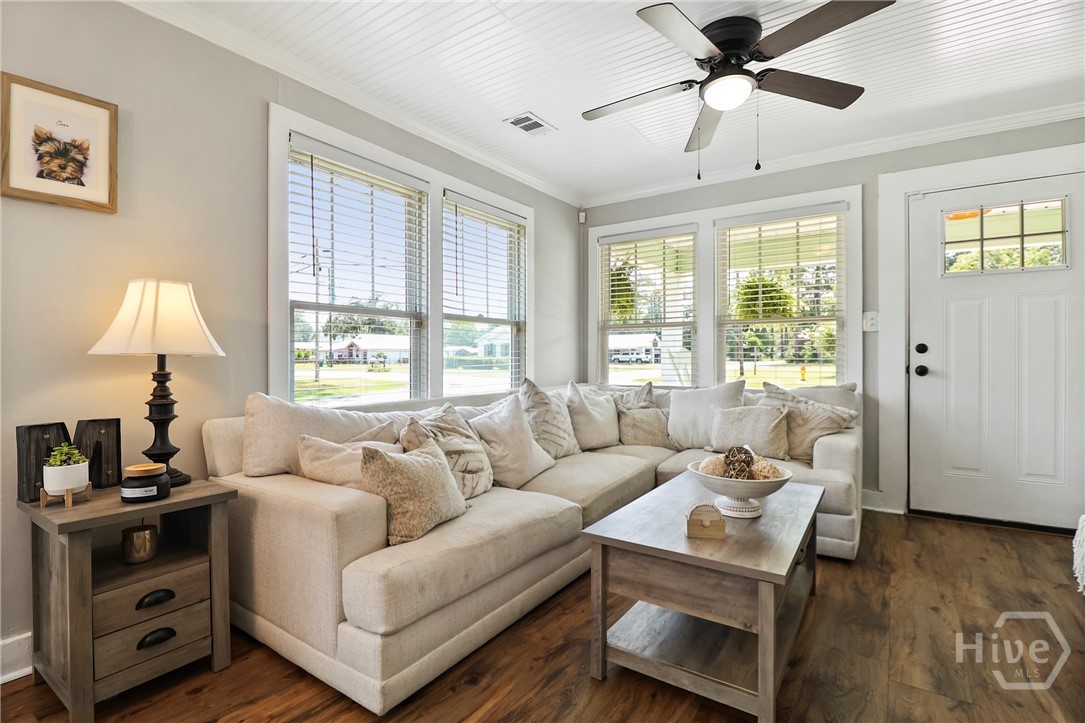 702 Lexington Avenue Rincon, GA 31326 - Photo 8 of 28 Living Room